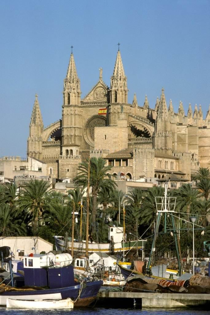 The cathedrale of Santa-Maria de Majorque, in 1983 in Palma de Majorque in Spain.