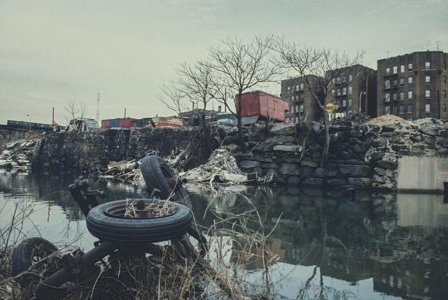 Bronx River with #5 line in back, 1970