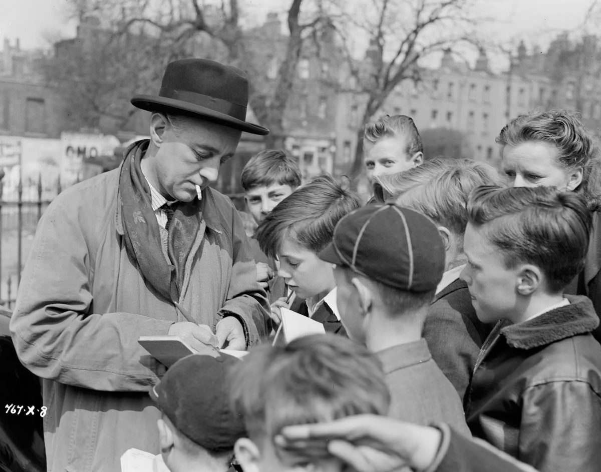 Stunning Behind-the-Scenes from 'The Ladykillers (1955), A Comic Crime Caper