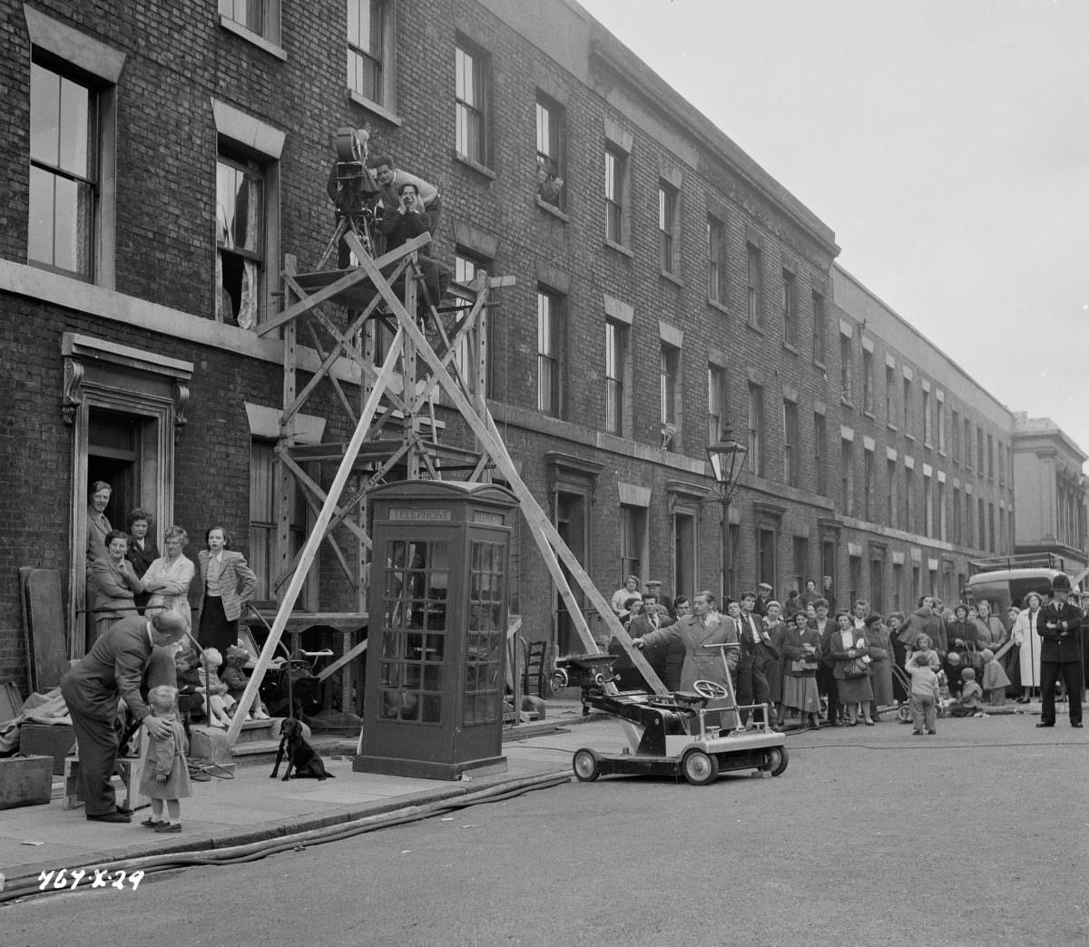 Stunning Behind-the-Scenes from 'The Ladykillers (1955), A Comic Crime Caper