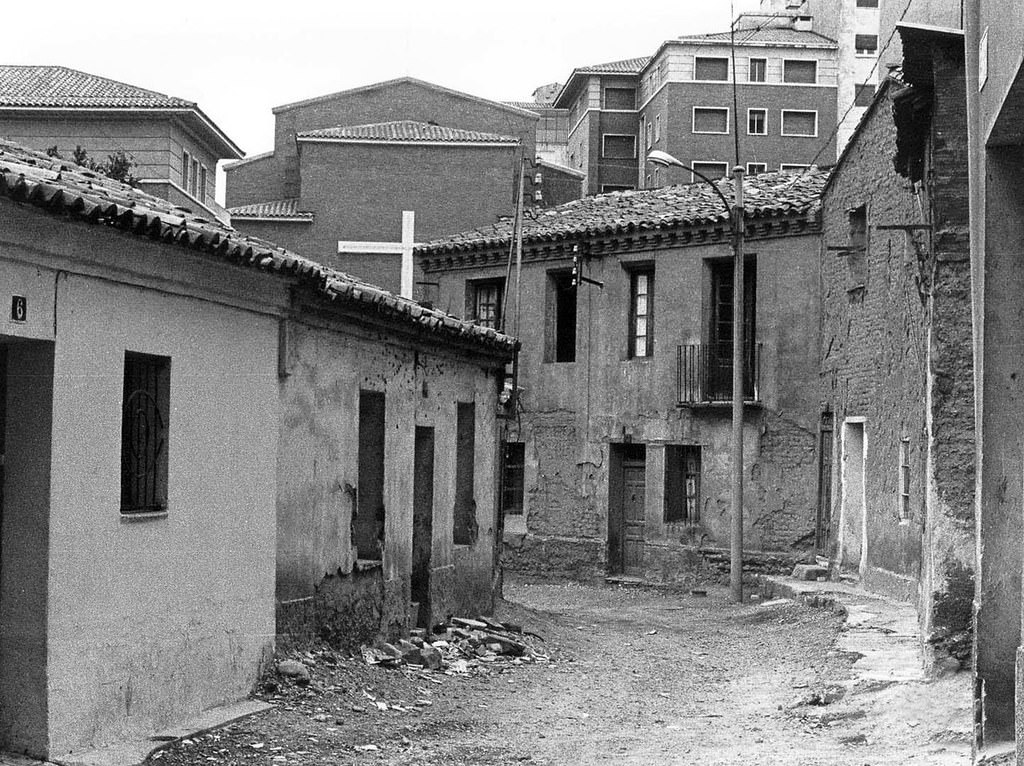 Salient Street, 1977