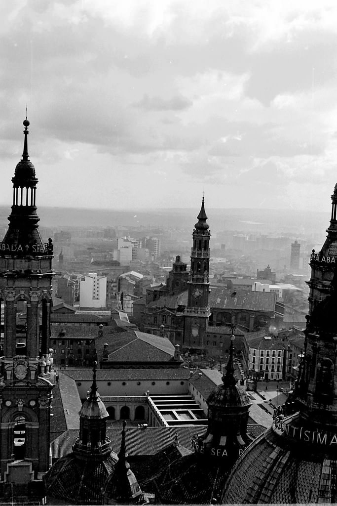 View of the tower of La Seo and its surroundings, taken from the tower of San Francisco de Borja del Pilar, 1971