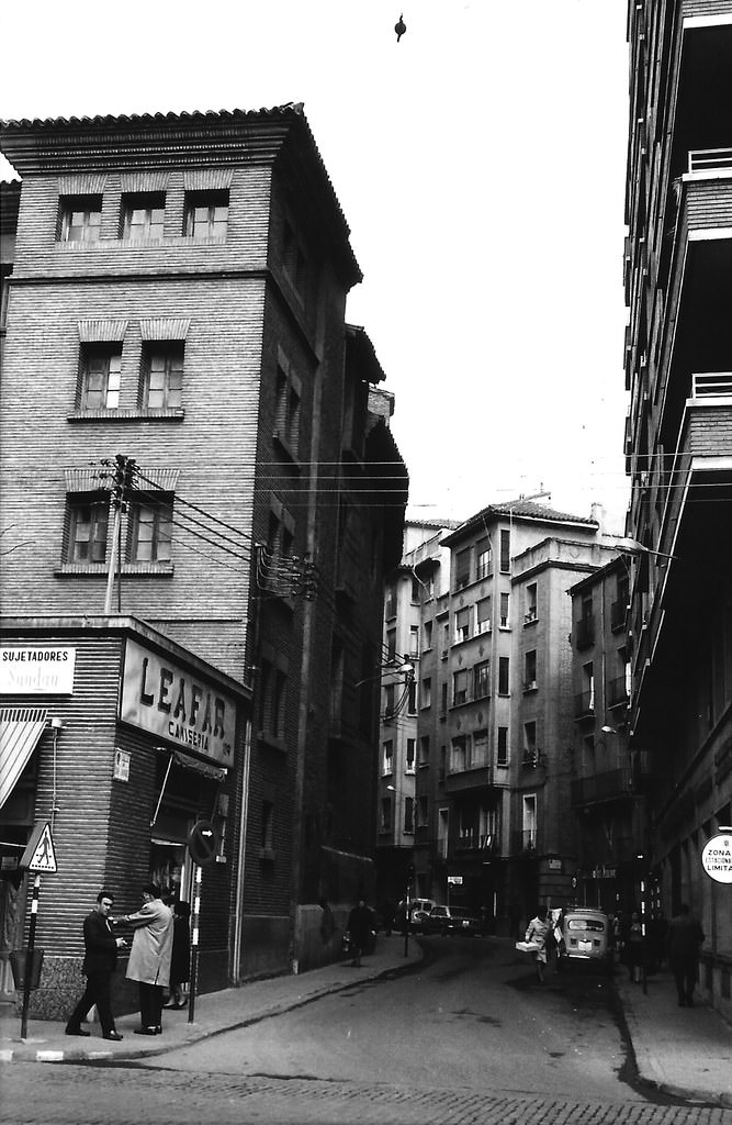 Entrance to Calle de San Jorge from Coso Bajo, 1971