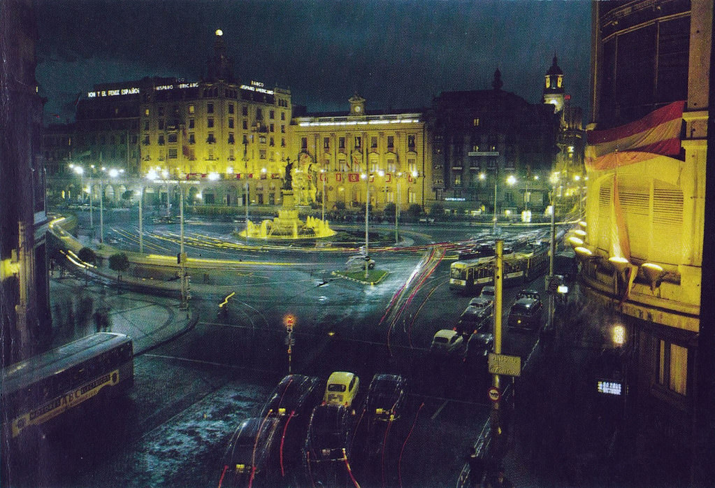 Night image of the Plaza de España from the Coso Medio, 1970