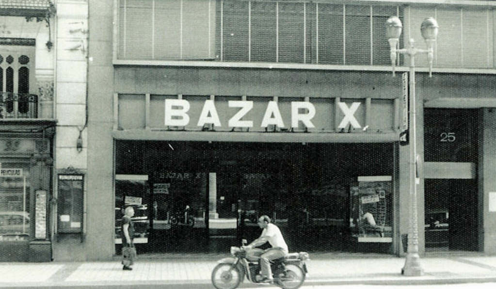osé Laporta. Located at number 25 of the Coso Alto, Bazar X closed in January 1974.