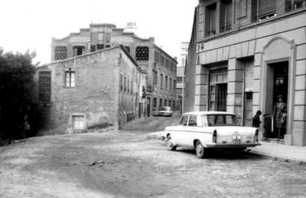 Branch of the Saturday Way immediately to the Huerva river trench, between the new "Avenida de Goya", and Juan Pablo Bonet street.