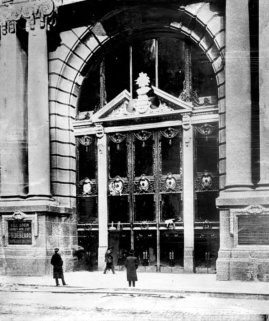 Iroquois Theatre Fire in Chicago, 1903
