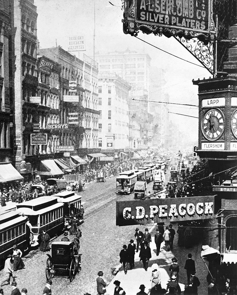 Chicago street scene. State Street north from Adams, 1903