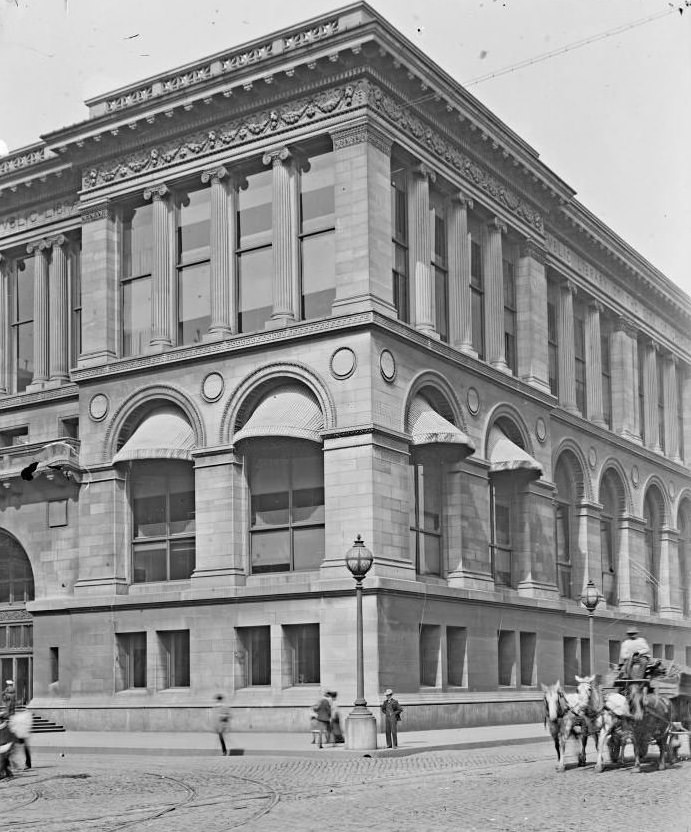 Exterior view of the southeast corner of the main Chicago Public Library building (later the Chicago Cultural Center, at 78 East Washington Street in the Loop community area), Chicago, Illinois, 1903.