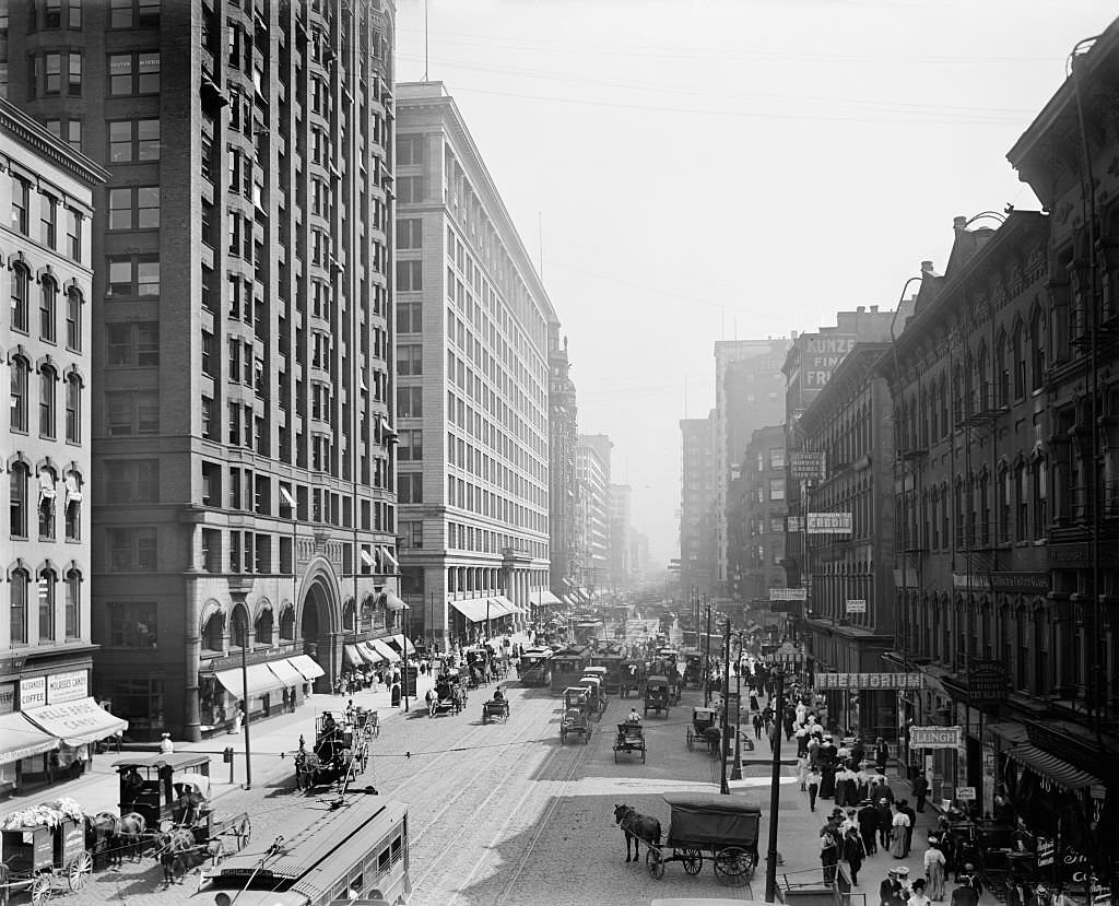 Busy Street Scene, State Street, South from Lake Street, Chicago, 1905