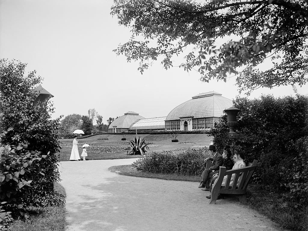 Conservatory, Washington Park, Chicago, Illinois, 1905.