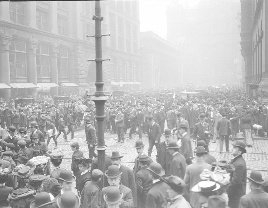 Crowds During Theodore Roosevelt's visit to Chicago, 1905