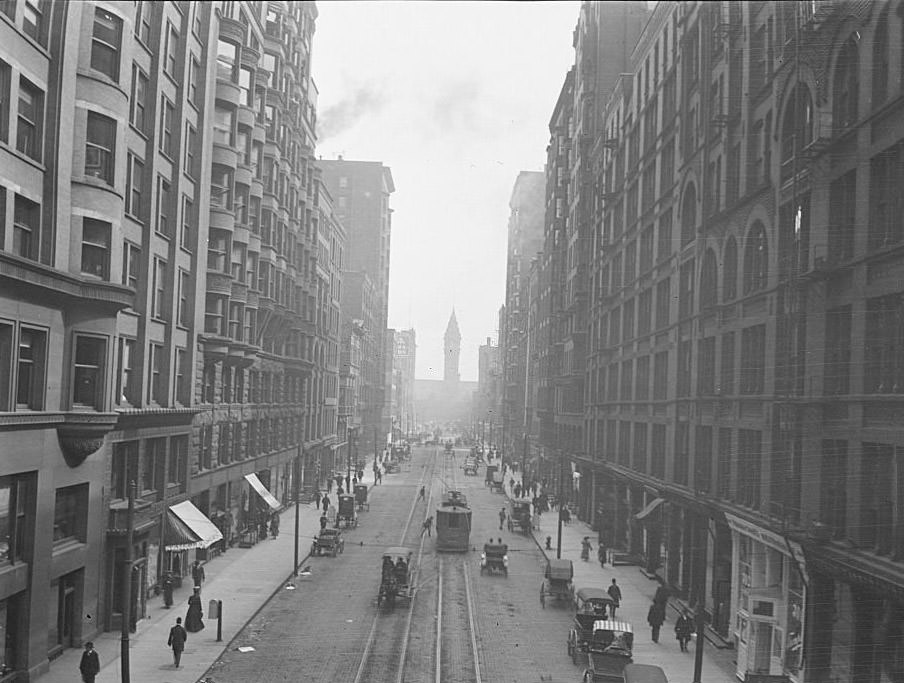 View south on Dearborn Street from Van Buren Street, Chicago, 1905.