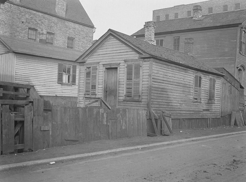 Residences on the West Side, near Jefferson, 12th, and 15th streets, Chicago, Illinois, 1905