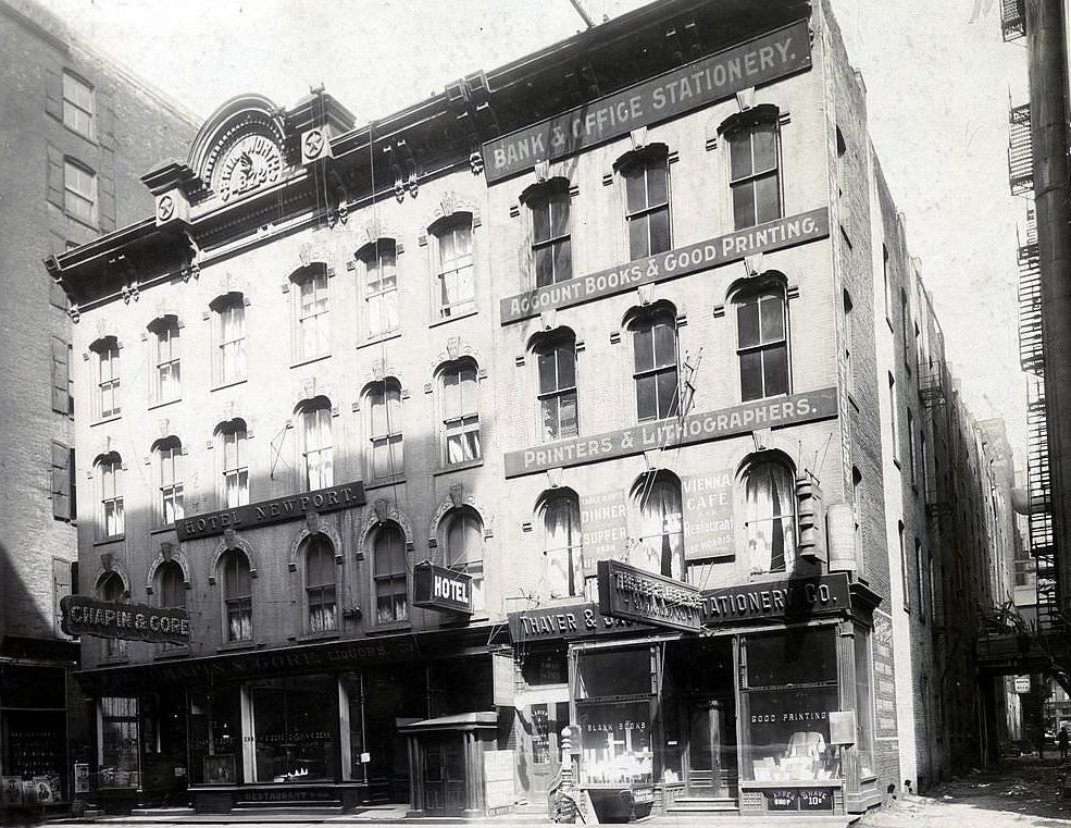 Exterior of the Chapin & Gore Saloon and Restaurant under the Hotel Newport, Chicago, 1905