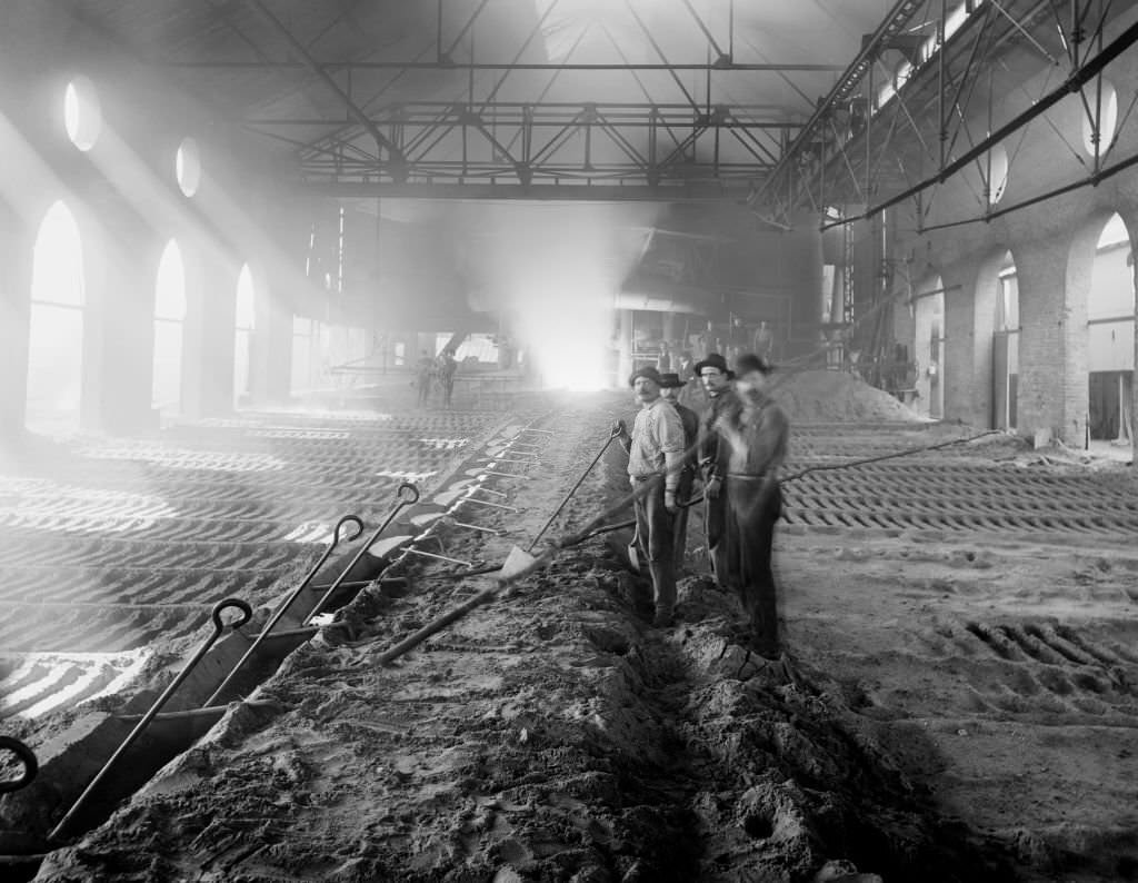 Workers Casting Pig Iron, Iroquois Smelter, Chicago, 1900