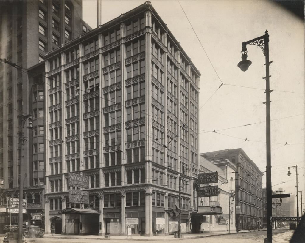 View of Woods Theatre at 54 W. Randolph Street, Chicago, 1900s