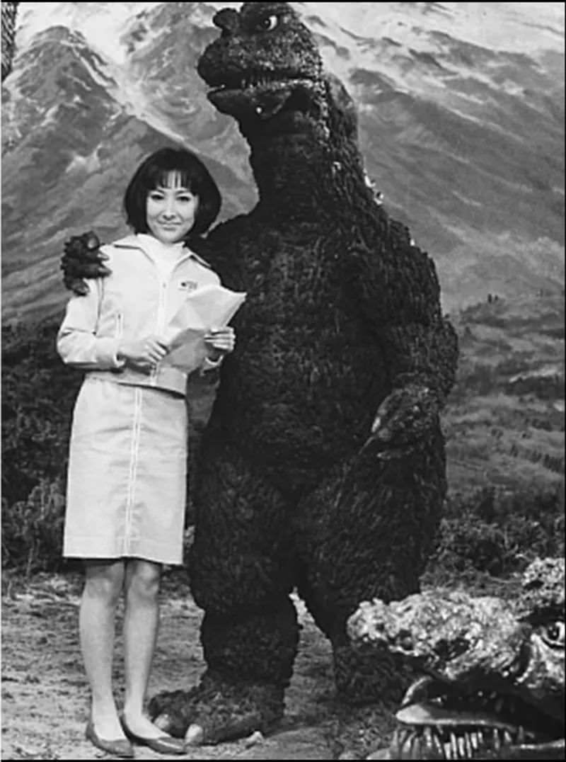 Stunning Behind-the-scene Photos from the Making of the first Godzilla movie, 1954