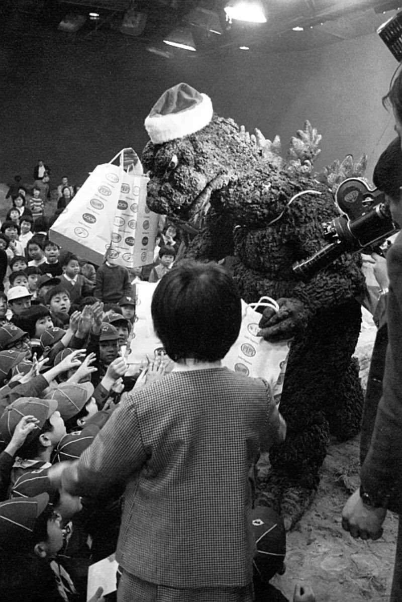 Stunning Behind-the-scene Photos from the Making of the first Godzilla movie, 1954