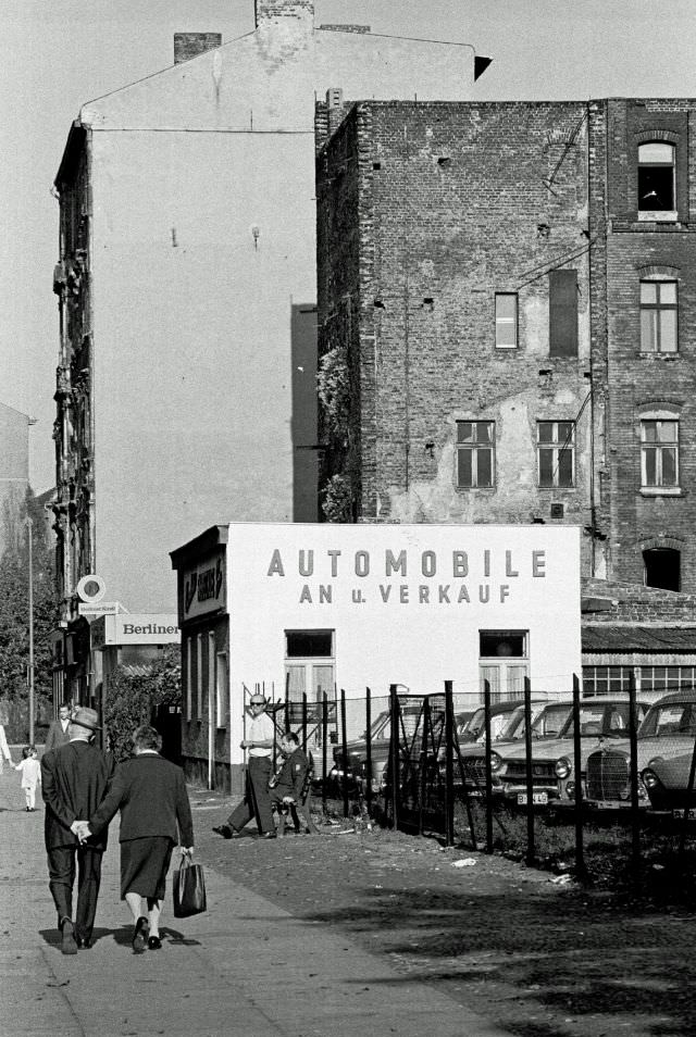 Life in Berlin in 1970 Through the Lens of Heinrich Klaffs