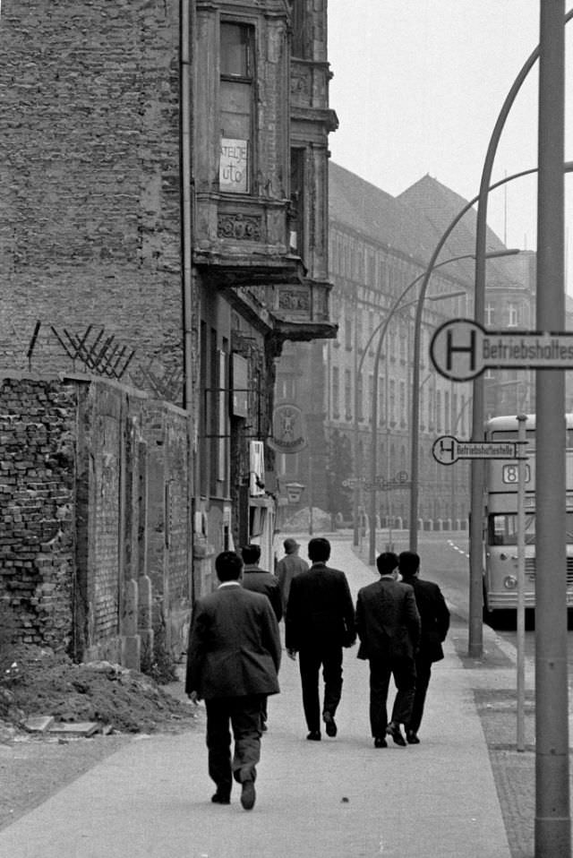 Life in Berlin in 1970 Through the Lens of Heinrich Klaffs