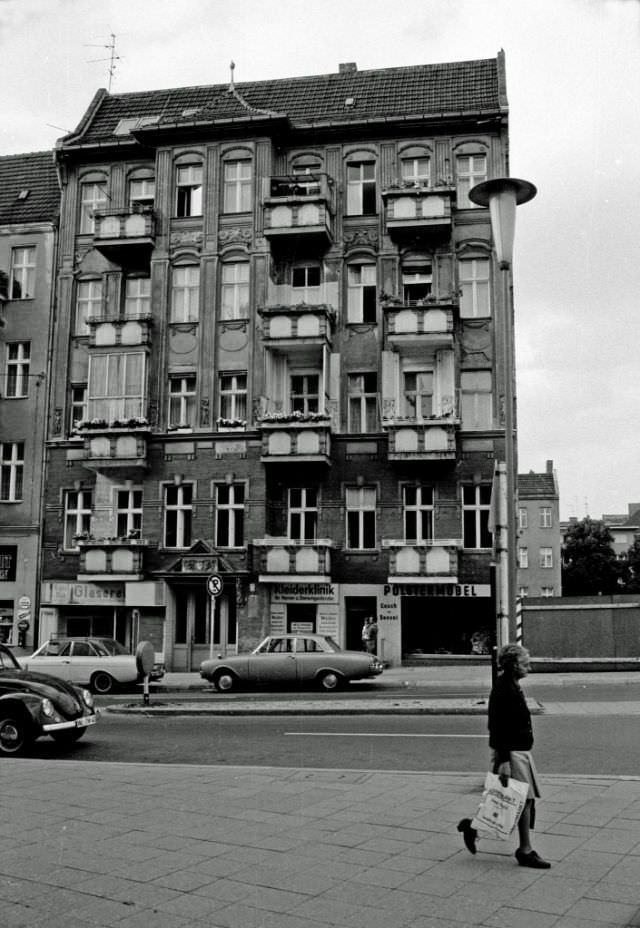 Life in Berlin in 1970 Through the Lens of Heinrich Klaffs