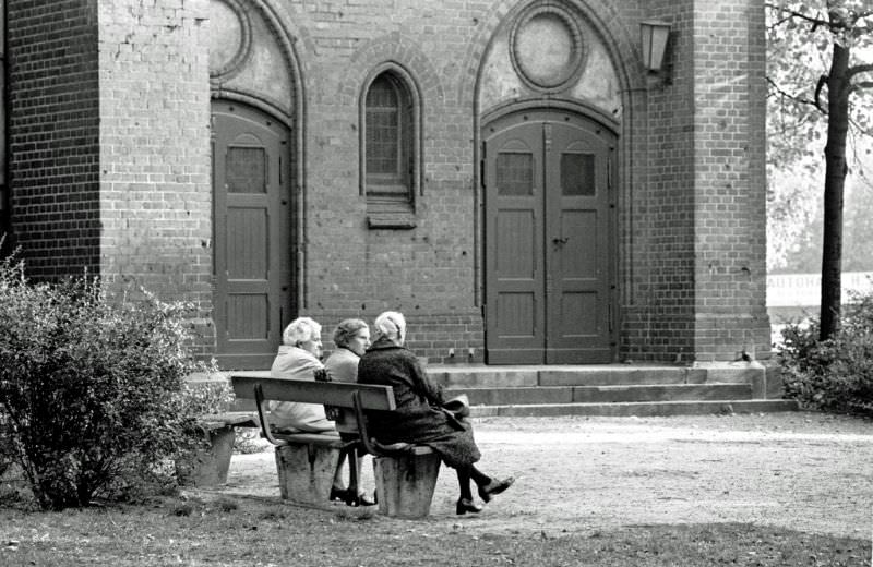 Life in Berlin in 1970 Through the Lens of Heinrich Klaffs