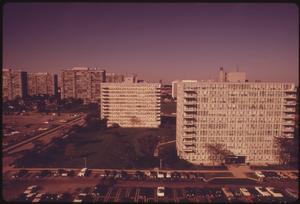 Lake meadows apartment complex in Chicago’s South Side inhabited 70% by Blacks.