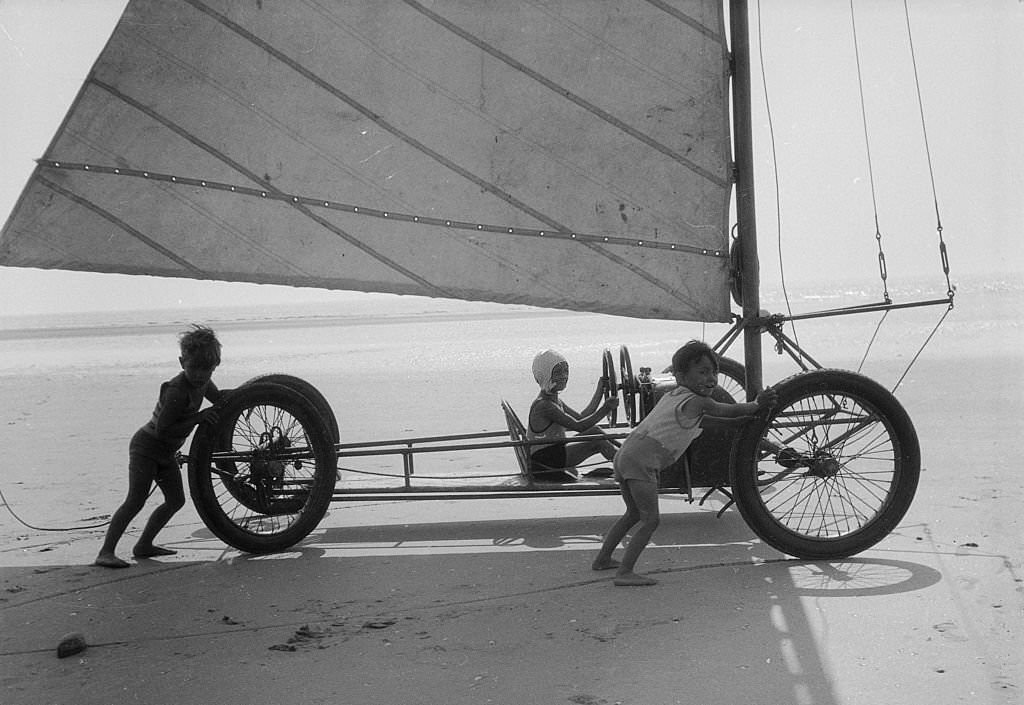 Sand yacht. Deauville, 1937.