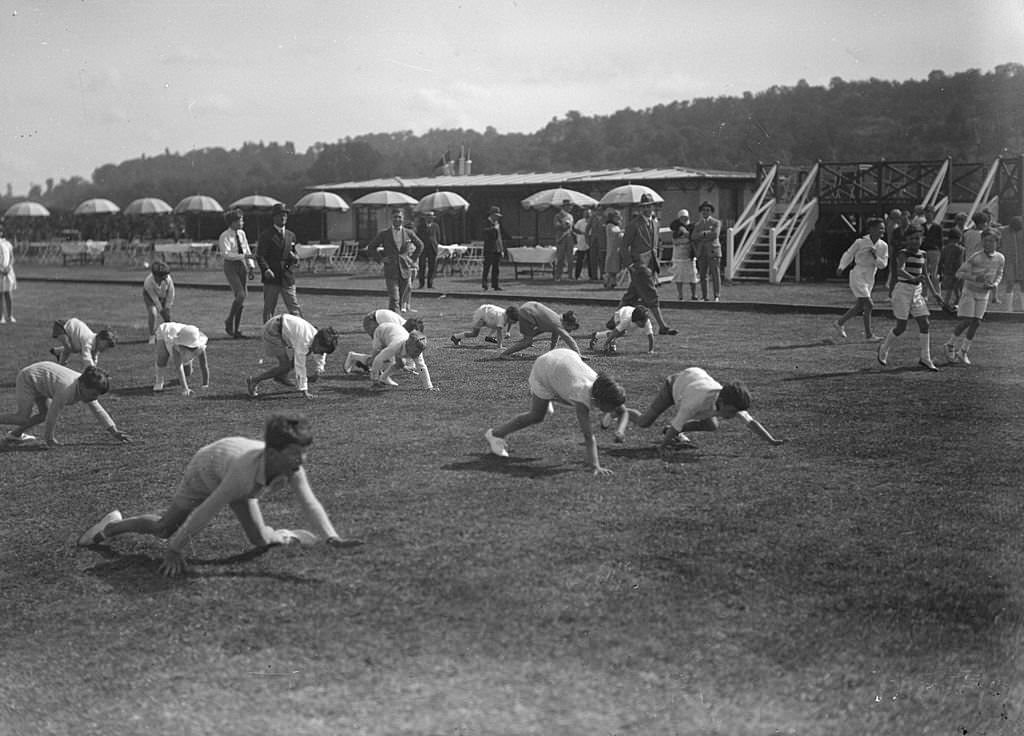 Games of beach at Deauville, 1925.