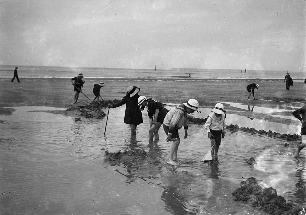 Children on the beach of Deauville, 1912