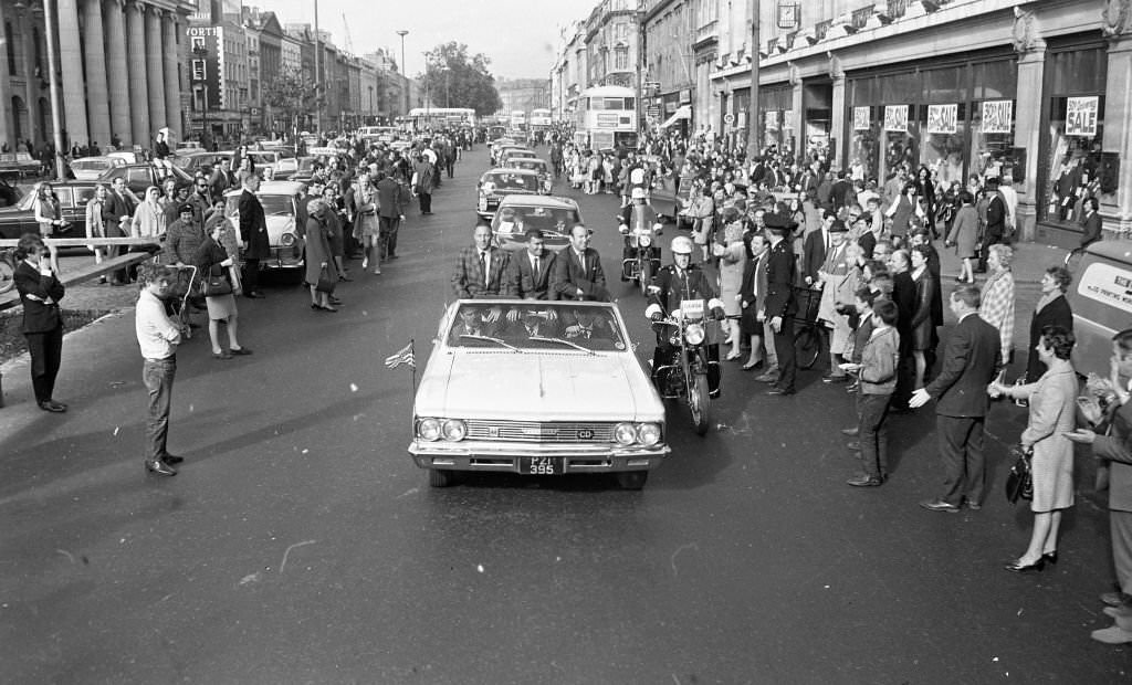 Apollo XIII Astronauts Motorcade in O'Connell Street, Dublin, 1970