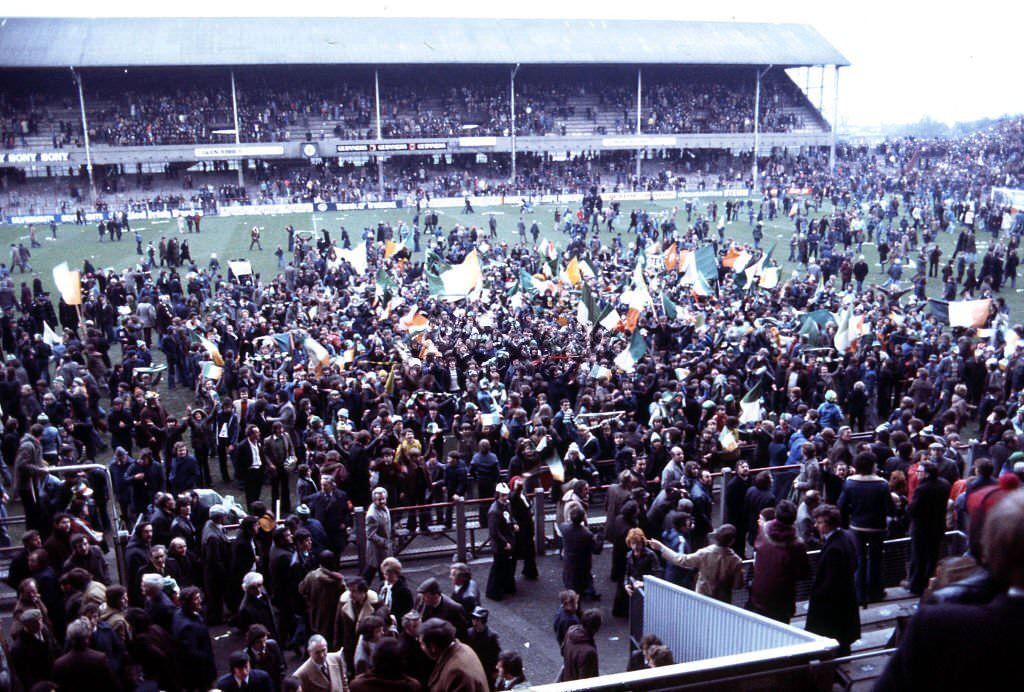 Supporters of Ireland during the World Cup Qualifying match between Ireland and France in Lansdowne Road, Dublin, 1977