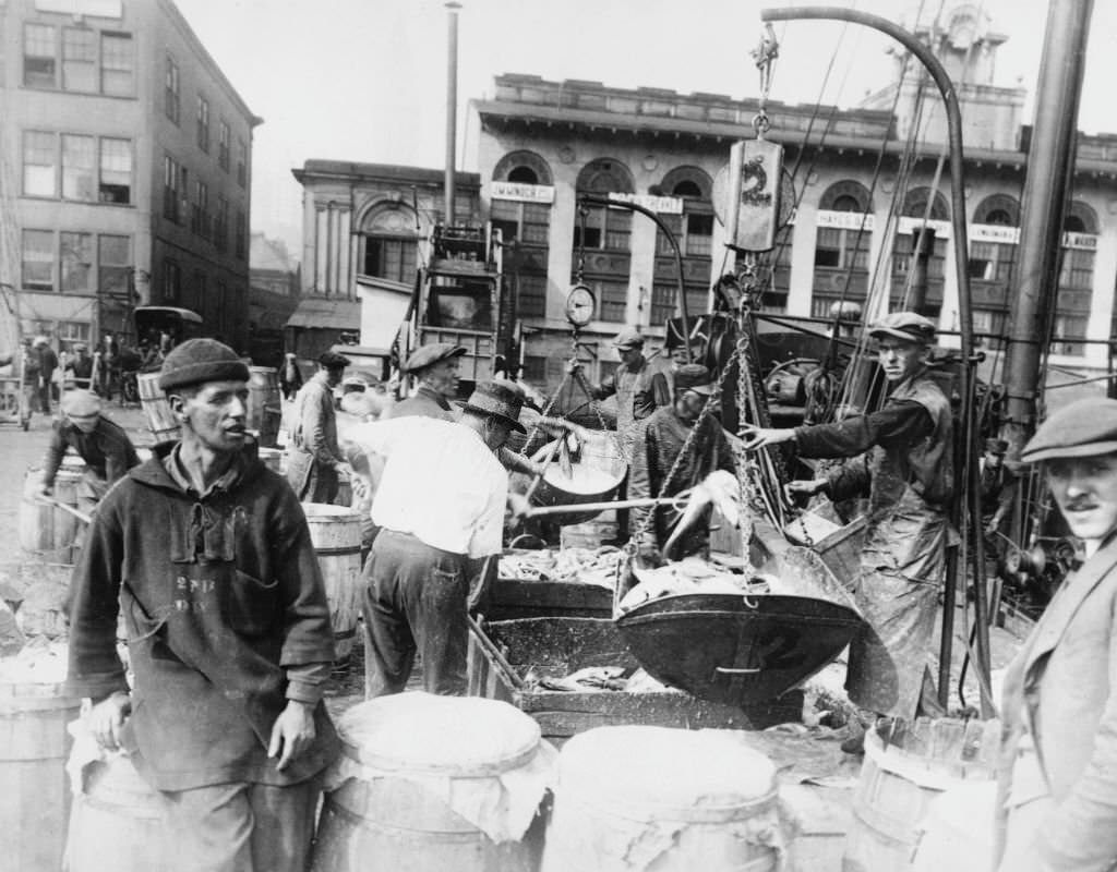 Fishmongers at work at the Fulton Fish Market in Lower Manhattan, New York City, 1924