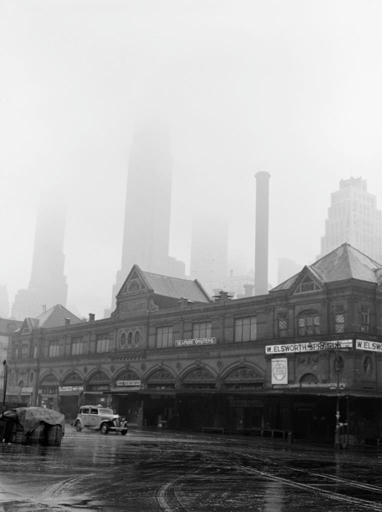 New York City, foggy morning at Fulton fish market, 1930s