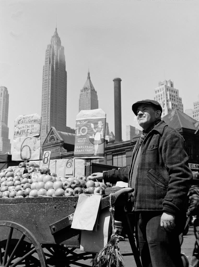 Push Cart Fruit Vendor at the Fulton Fish Market, 1930s