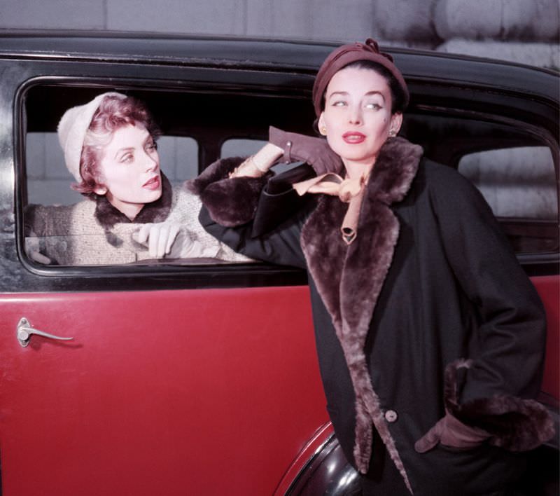 Suzy Parker and Dorian Leigh, 1954
