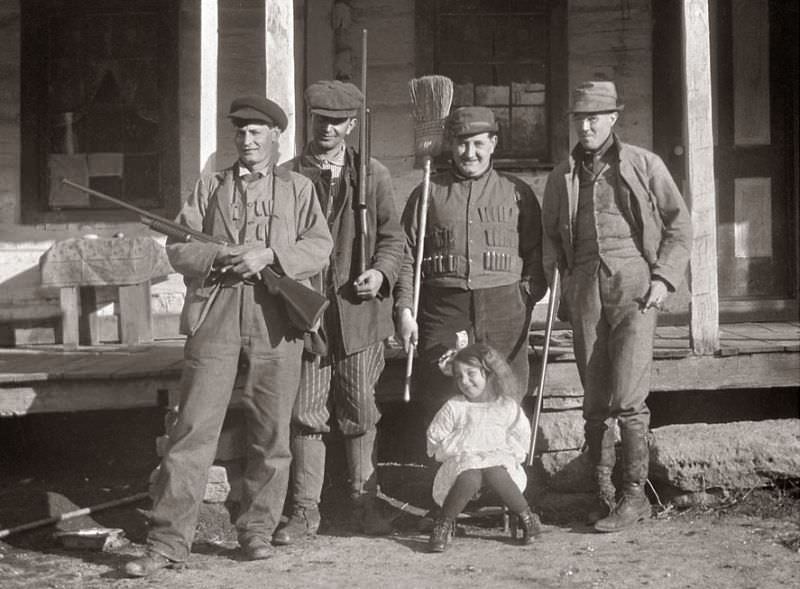 Spectacular Group Photos from the Early 20th Century