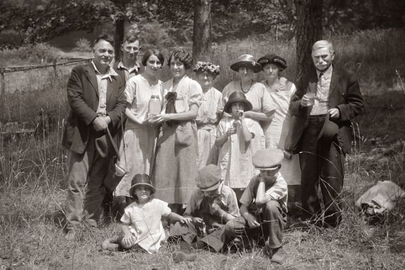 Spectacular Group Photos from the Early 20th Century