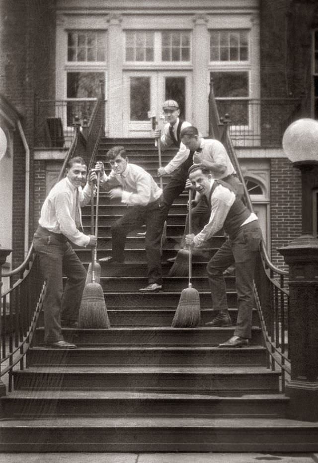 Spectacular Group Photos from the Early 20th Century