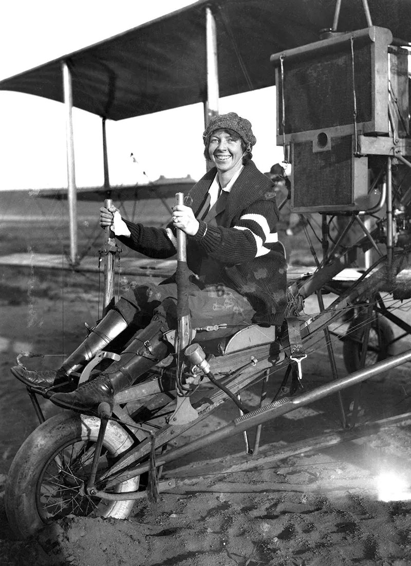 American Ruth Law (1887-1970). In 1915, Law looped the loop twice for the crowd at Daytona Beach, Florida, 1914.