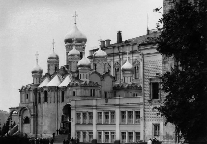 Stunning Vintage Photos of Life in Moscow in 1965