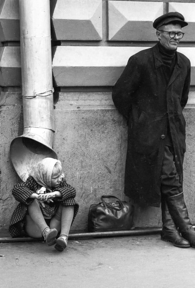 Stunning Vintage Photos of Life in Moscow in 1965