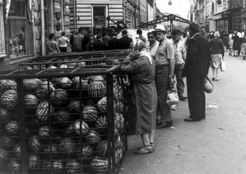 Stunning Vintage Photos of Life in Moscow in 1965