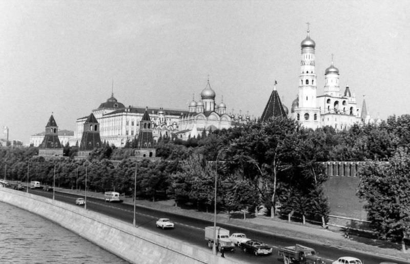 Stunning Vintage Photos of Life in Moscow in 1965