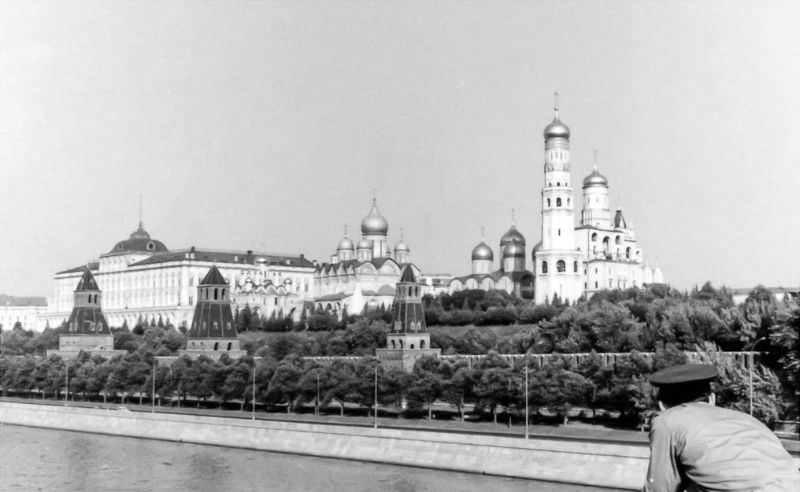 Stunning Vintage Photos of Life in Moscow in 1965