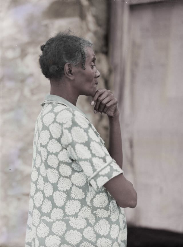 Negro tenant farm woman. A widow. She runs the farm with the help of two children, Greene County, Georgia, 1941