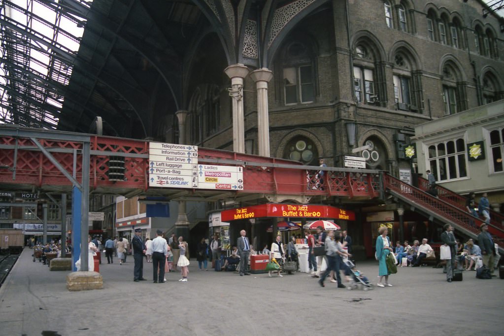 Liverpool St Station.Tuesday, 14 July 1987 After 15.00