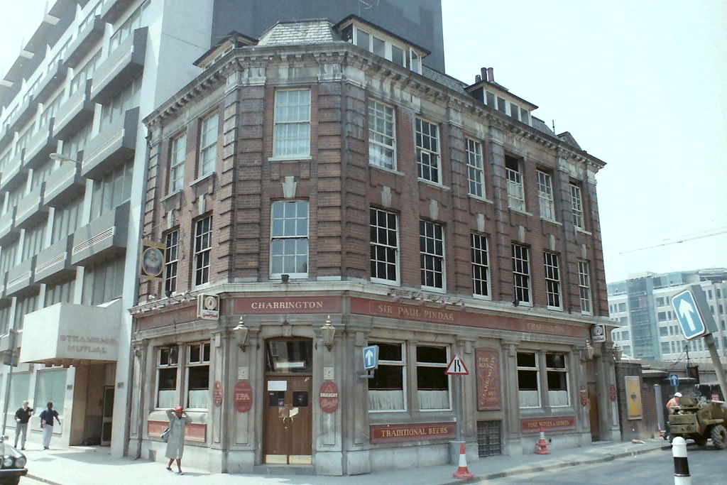 Sir Paul Pindar Pub 14 May, 1988