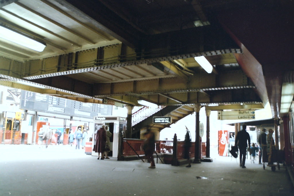 Liverpool St Station 2 April, 1988
